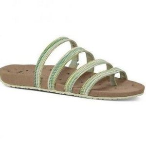 AHNU IRIS VEGAN SANDALS 8.5